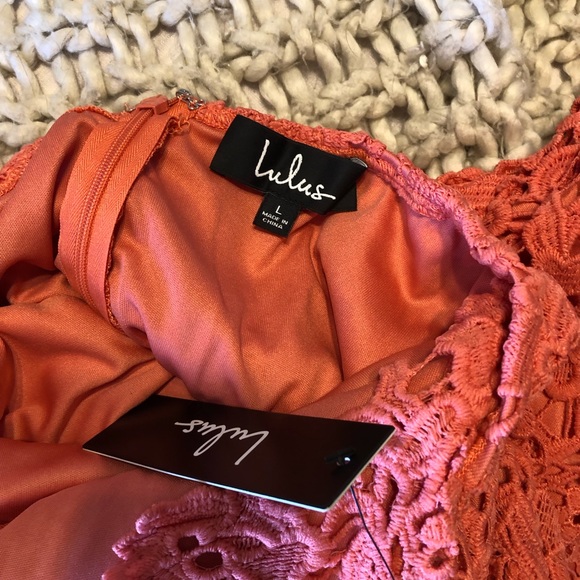 NWT backless lace dress - Picture 3 of 3